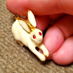 Enamel Pendant white bunny with red crystal eyes